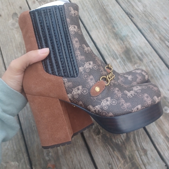 Coach Chelsea Platform Booties W/ Horse & Carriage Print - Picture 5 of 12